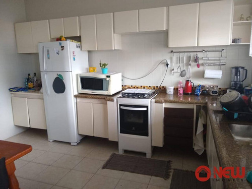 Imagem 4 de 11 de 3 Dormitórios, 2 Banheiros, Sala Com Sala De Jantar, Cozinha Grande Com Armários, Dispensa, Garagem 6 Carros, Varanda Com Churrasqueira, Lavander - So1023