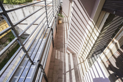 Departamento En Venta, Flores, 6 Ambientes, Con Balcón Al Frente