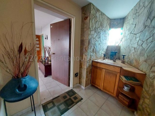 Imagen 2 de 18 de Apartamento En Venta En Santa Paula. 0424 2823774 - 0412 3896220