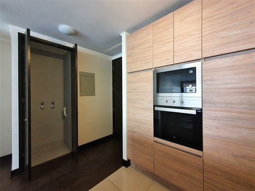 Departamento En Arriendo De 2 Dorm. En Vitacura