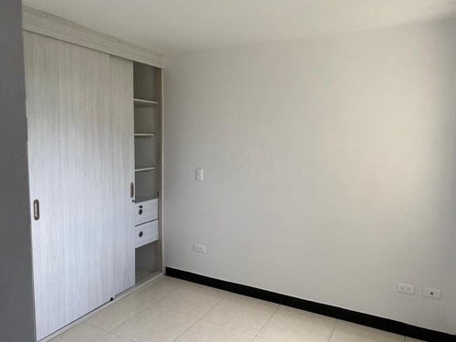 Imagen 5 de 16 de Se Vende Apartamento En Senderos Del Campo Pereira