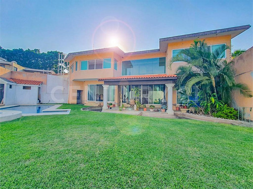 Casa De 664 M2 En Sumiya Jiutepec Morelos $10,800,000.00 Mxn