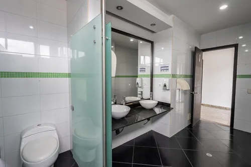 Edificio En Arriendo/venta En Chico Norte. Cod A1094082