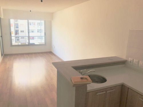 Imagen 2 de 13 de Venta De Apartamento Monoambiente En Pocitos Garaje