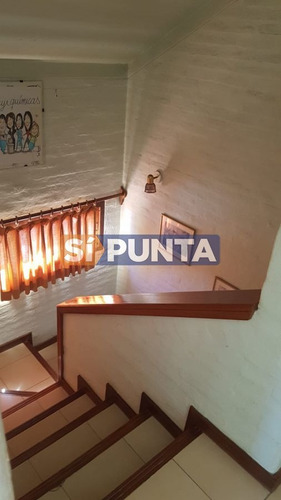 Imagen 12 de 17 de Casa De 5 Dormitorios Y Piscina En Altos Del Pinar. Alquiler Y Alquiler Anual