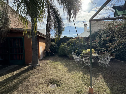 Barrio Juniors - Se Vende Casa De 2 Dorm - Patio Con Asador - Disponibilidad Inmediata