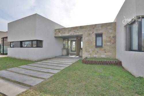 Casa Interno #0-100 - San Sebastian - Area 1 - 829m2 #id 63