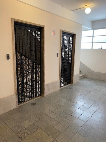 Oficina En Plena C. Vieja: 25 Y Misiones/25m/luminoso