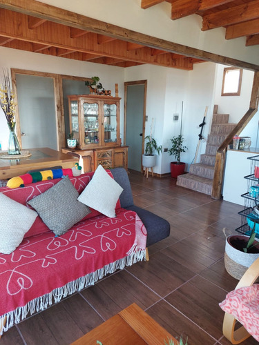 Hermosa Parcela Con Casa De 2 Pisos