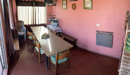 Ph 4 Ambientes Con Cochera, Patio Y Terraza Con Parrilla En Excelente Estado.