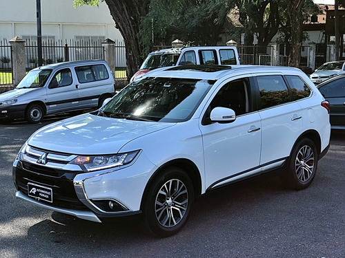 Imagen 1 de 15 de Mitsubishi Outlander 2.4 Gls 4wd 7a At 2016