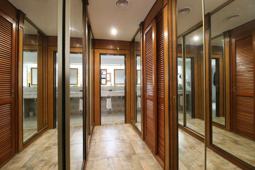 Exclusiva Casa 7 Amb. C/pileta Y Quincho V. Parque