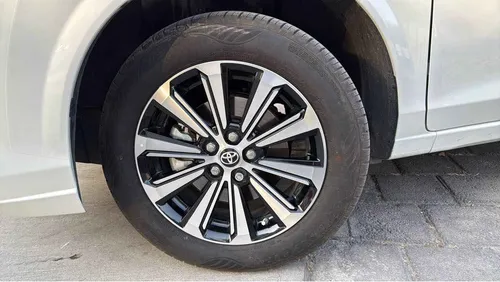 Toyota Avanza 5p XLE L4/1.5 Aut
