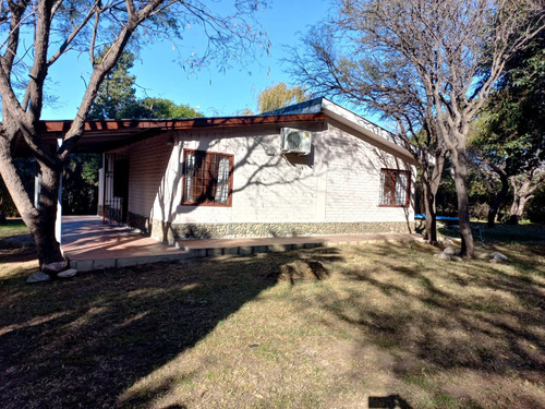 Casa Con Amplio Parque En Las Chacras, San Francisco Del Monte De Oro
