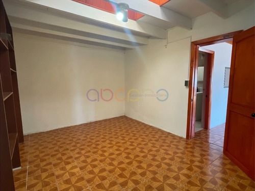 Amplia Casa Con Local Comercial