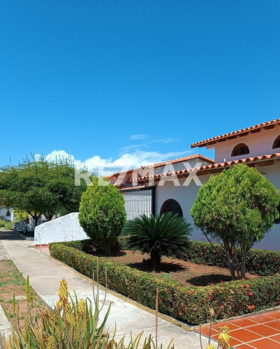 Para Familia La Casa Ideal En Conjunto Cerrado, Cerca De La Playa, Pampatar, Isla De Margarita, Nueva Esparta - Cod. 0607