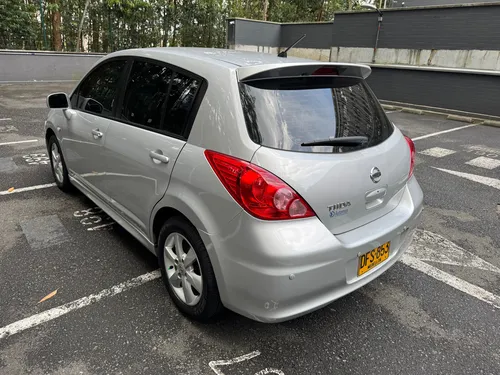 Nissan Tiida Premium 2012 Hb Automatico