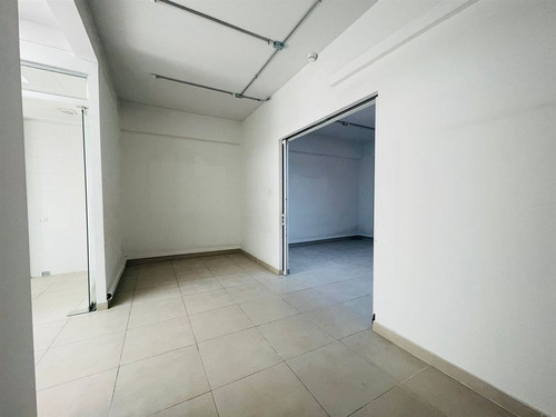 Local Comercial Arriendo 124 Metros, Dehesa Central