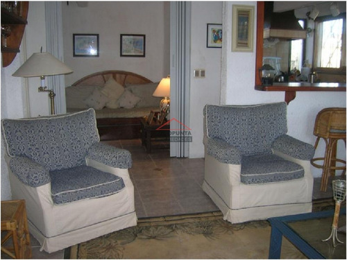 Casa En Playa Brava!- Ref: 3341