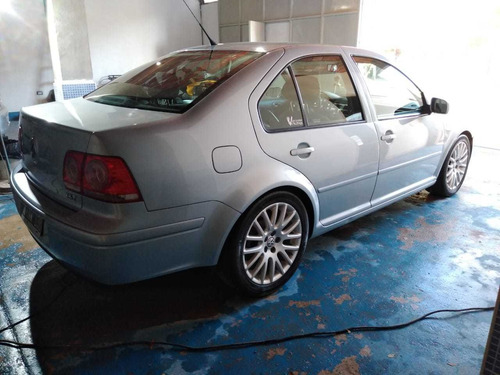 Volkswagen Bora 1.8 Highline T 180cv 2011