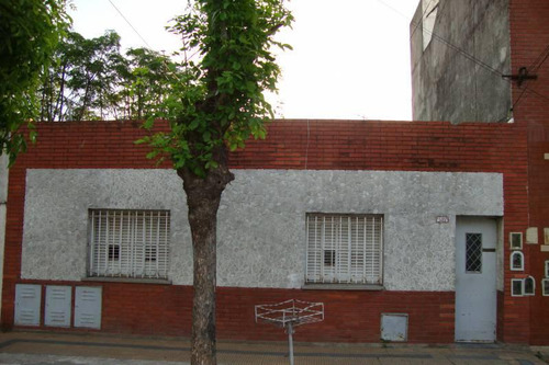 Taller De Costura Mas Casa  3 Amb. Y  2 Departamentos En Venta En Ciudadela