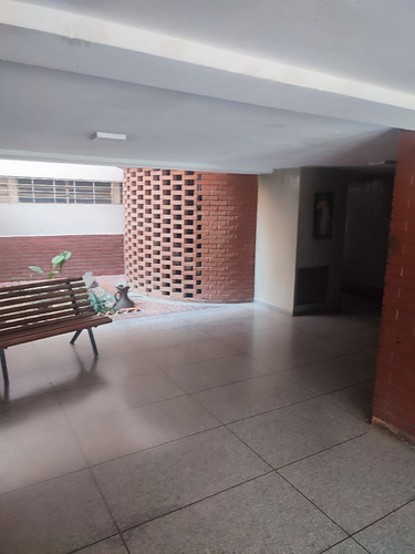 Vera Casa Inmobiliaria Vende Apartamento En Trigal Centro Resd Palace Valencia L/firma Mp-2
