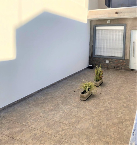 Imagen 2 de 13 de Triplex 3 Amb Con Playroom - Cochera - Fondo // Marmol 837