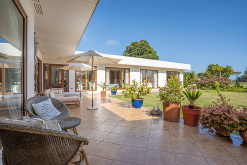 Venta Preciosa Casa Muy Bien Ubicada En Marbella