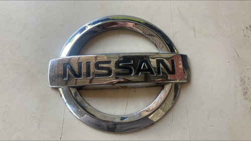 Emblema De Parachoque Nissan Tiida 