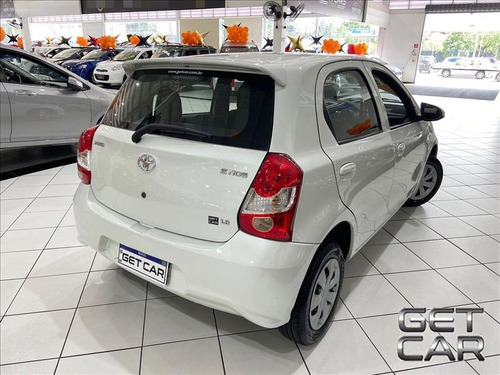 Imagem 6 de 8 de Toyota Etios Etios 1.3 X Standard 16v Flex 4p Manual
