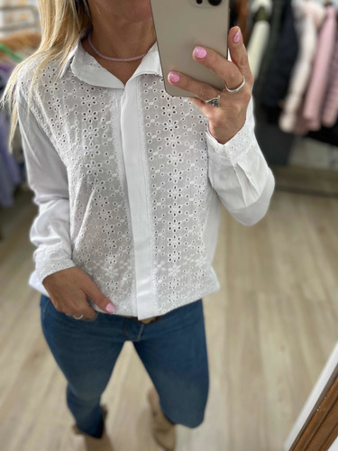 Imagen 3 de 4 de Camisa Con Broderie Bordada Talles Grandes Mujer The Big