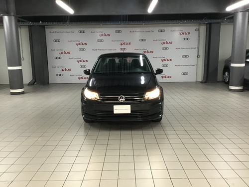 Imagen 3 de 10 de Volkswagen Vento Startline 2018