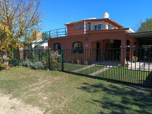 Casa Con Cabaña Y Depto En Barrio Residencial Nono