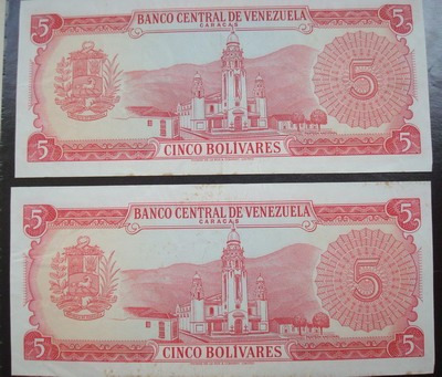 Billetes De 5 Bs 1974  D7703098  D7703799