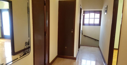 Imagen 16 de 24 de Venta Casa 5 Amb. La Perla. Impecable Estado. Lote 415 M2. 330505
