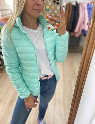 Imagen 6 de 10 de Campera Ultralivina Corta S/ Pluma Mujer The Big Shop Rosa