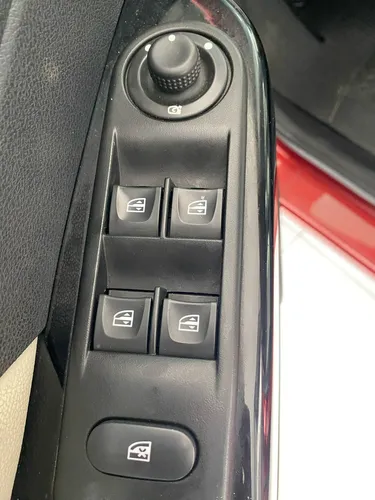 Renault Captur 2.0 Intens Automática