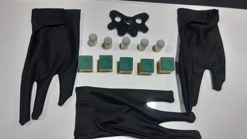 3 Guantes De Billar 5 Tizas Y 5 Casquillos