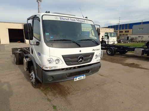 Mercedes Benz  Accelo 815