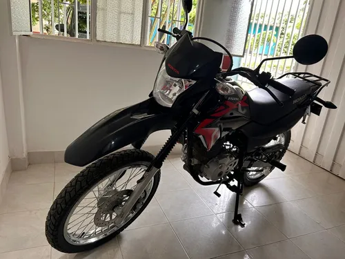 Holda Xrl 150,modelo 2025, 4200 Kms, Tiene Solo 4 Meses Uso