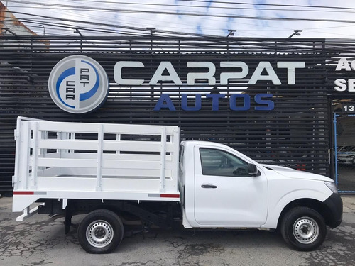 Imagen 4 de 8 de Nissan Np300 2018 2.5 Chasis Cabina Dh Aa Pack Seg Mt