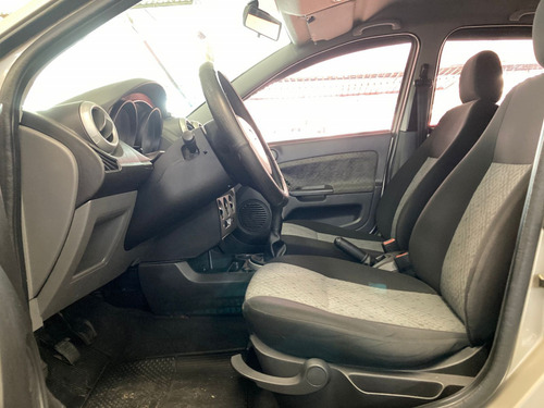 Ford Fiesta 1.6 MPI CLASS HATCH 8V FLEX 4P MANUAL