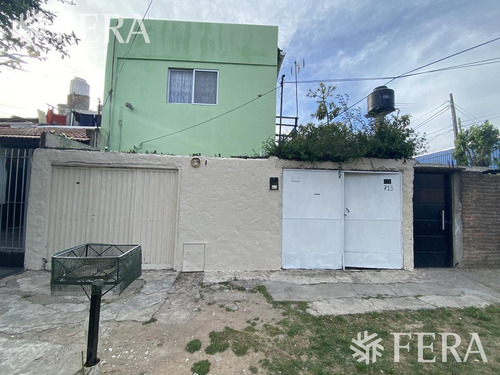 Imagen 2 de 15 de Venta De Casa De 3 Ambientes Con Cochera Y Patio En Wilde (28487)