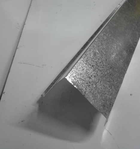 Imagen 5 de 5 de Zinguería Babeta Trapezoidal Ele Angulo Cierre Chapa Techo