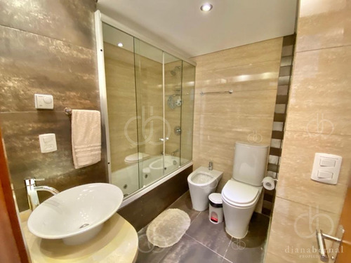 Imagen 14 de 17 de Venta De Apartamento De 2 Dormitorios En Miami Boulevard Punta Del Este