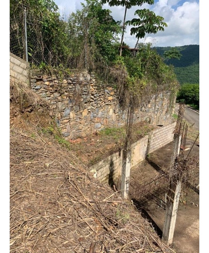 Se Vende Terreno De 1360mts Bosques De La Lagunita 2506