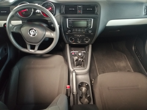 Imagen 8 de 10 de Vw Jetta Trendline Std. 2015