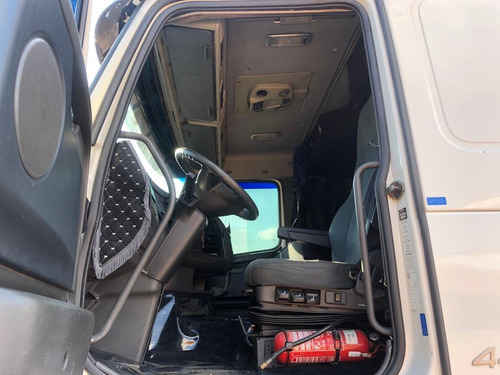 Imagem 9 de 13 de Volvo Fh 440 I-shift