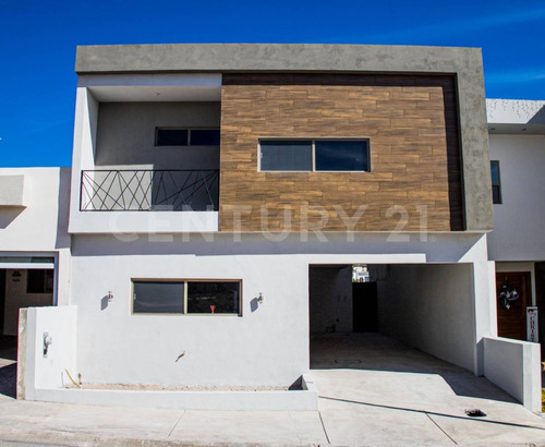 Casa En Venta En Fraccionamiento Valdivia Ii, Chihuahua Chih.