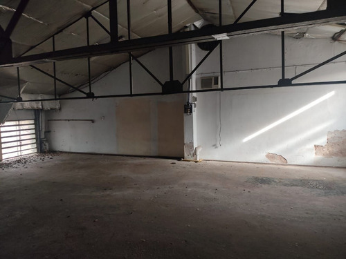 Imagen 3 de 8 de Alquiler Local 1200m2 En Pleno Centro De Tigre